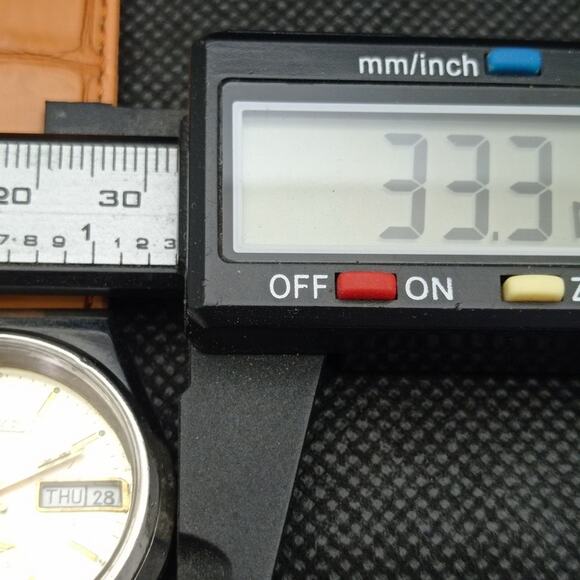 Vintage 1987 Citizen Automatic Mens Silver Watch W/daydate & Gold accents - Picture 7 of 8